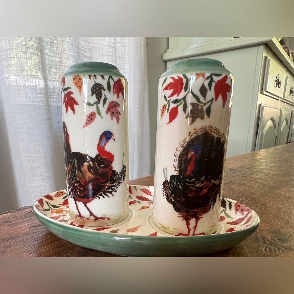 Anthropologie Inslee Fariss Autumn Bounty  Salt& Pepper Shaker Set W/Underplate